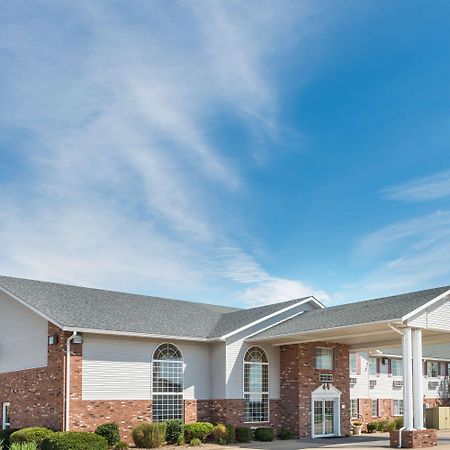 Super 8 By Wyndham Jerseyville Exterior photo
