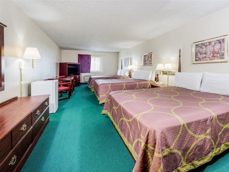 Super 8 By Wyndham Jerseyville Exterior photo