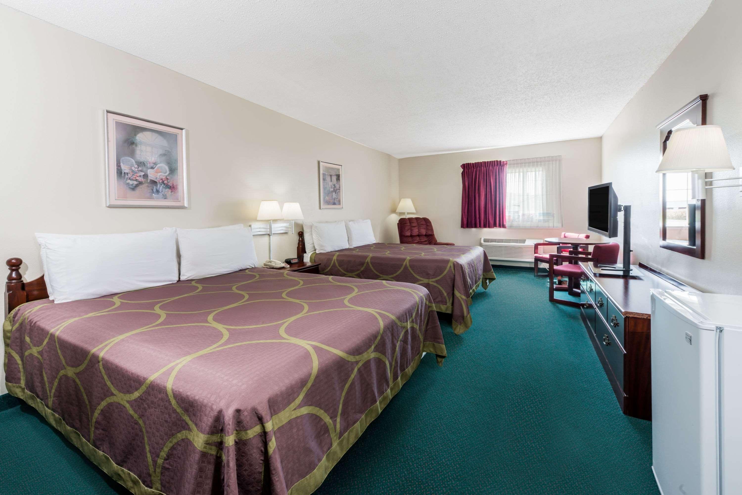 Super 8 By Wyndham Jerseyville Exterior photo