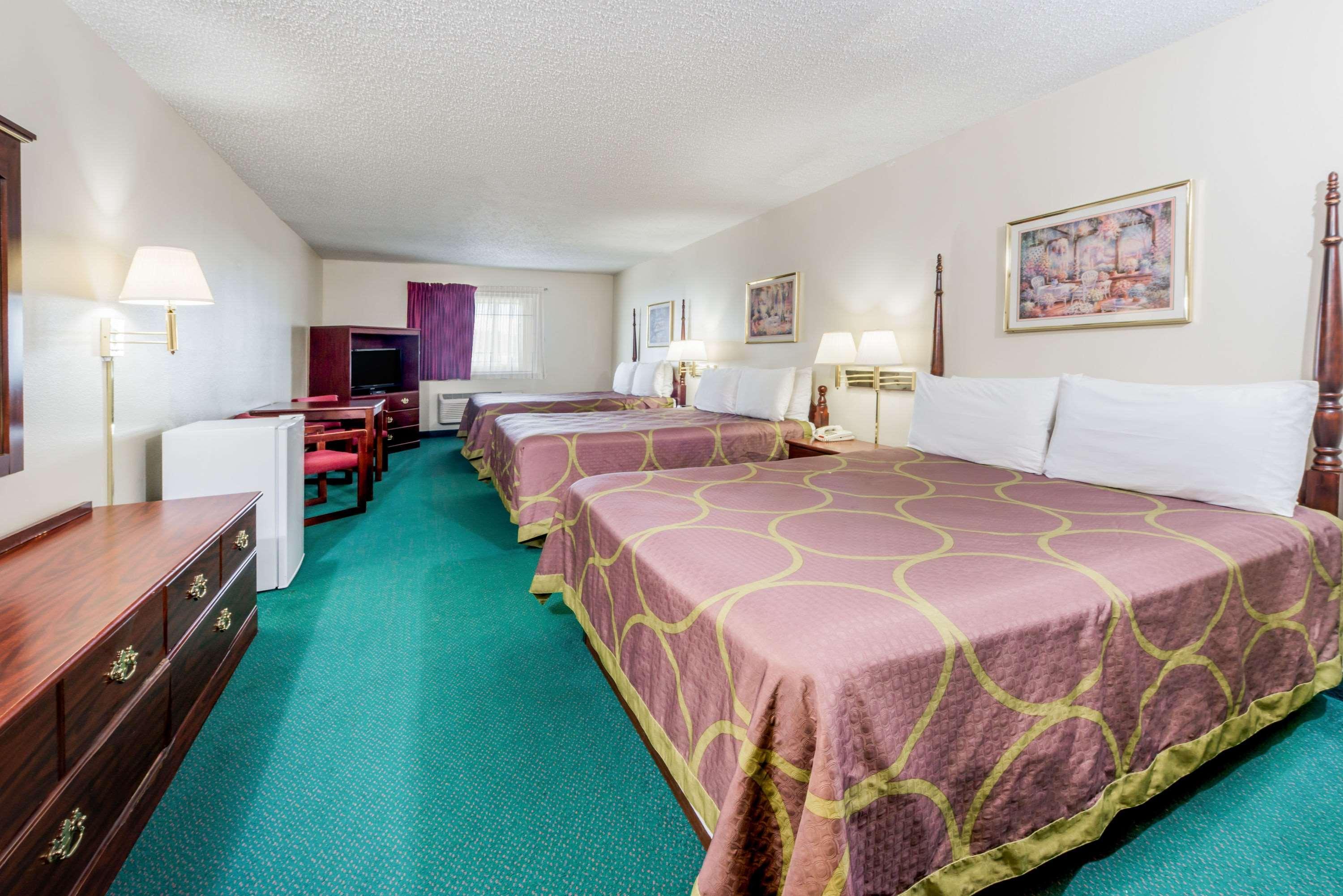 Super 8 By Wyndham Jerseyville Exterior photo