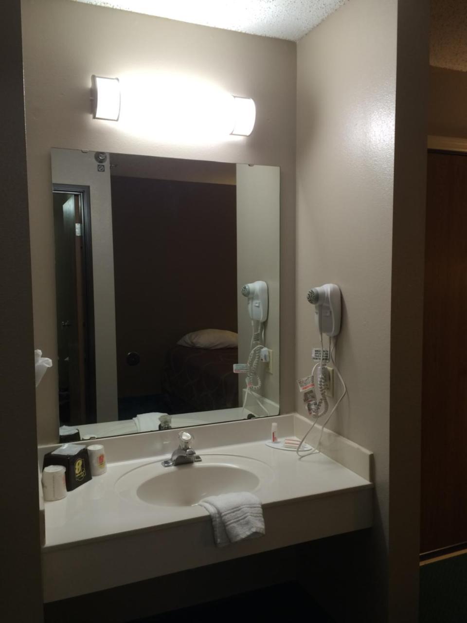 Super 8 By Wyndham Jerseyville Room photo